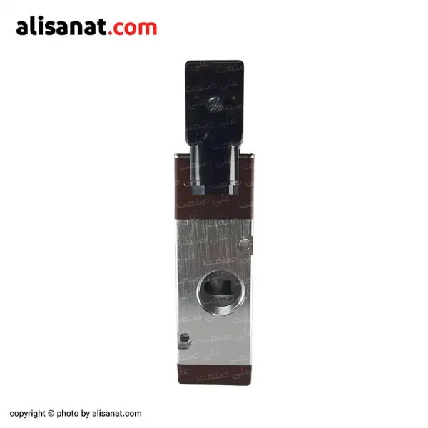 شیر برقی پنوماتیک 3 به 2 تک بوبین یک شیر برقی کاربردی بوده و برای محل هایی که به یک خروجی باد و تخلیه آن نیاز است استفاده می شود این شیر برقی 3 به 2 تک بوبین در سایز ها و ولتاژ های مختلف در فروشگاه علی صنعت موجود می باشد